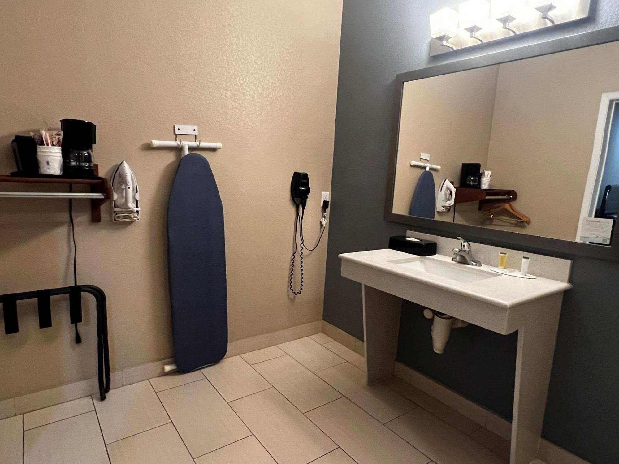 Motel Super 8 By Wyndham Center Extérieur photo